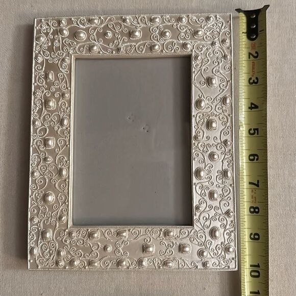 Silver crystal beaded and Pearl detailed picture frame w velvet backing NWOT - Picture 9 of 10